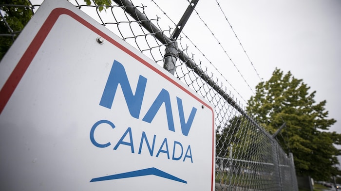 Une affiche de Nav Canada.