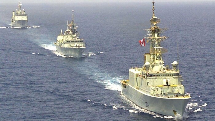 Des navires de la Marine royale canadienne