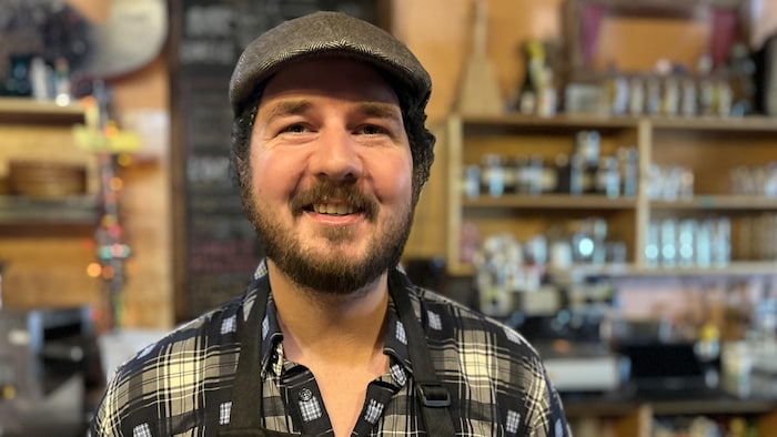 Portrait de Nicolas Giroux dans les locaux des Bains Publics. 