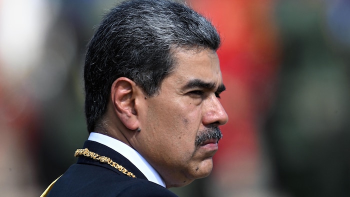 Nicolas Maduro, de profil.