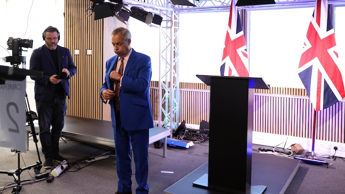 Nigel Farage dans un studio.