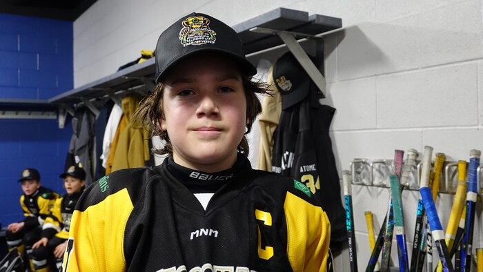 Noah Thériault, joueur du match et celui qui a gagné le but gagnant lors de la finale M11