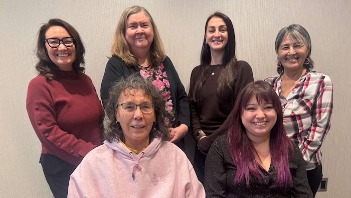 Une photo des six femmes qui constituent le comité de gestionnaires de région du Prix Inspiration Arctique.
