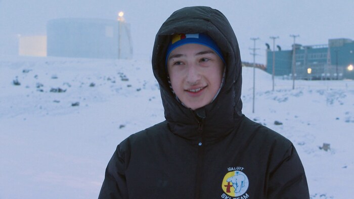 Igimaq Williamson Bathory, de l'équipe de ski de fond du Nunavut.