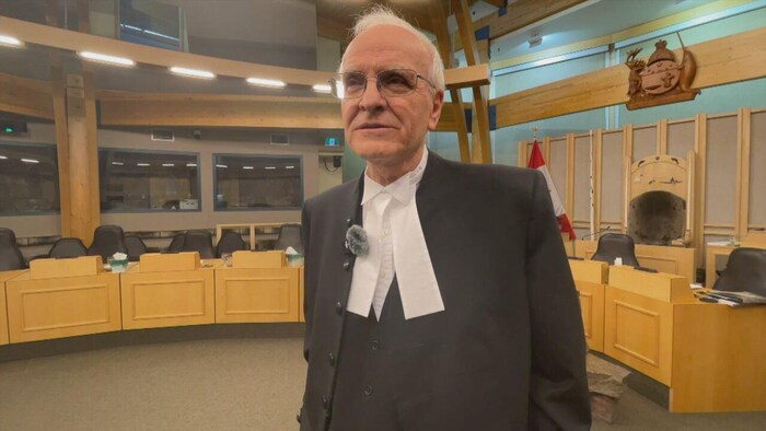 Greffier Toque Le premier greffier de l’Assemblée législative du Nunavut quitte ses ...