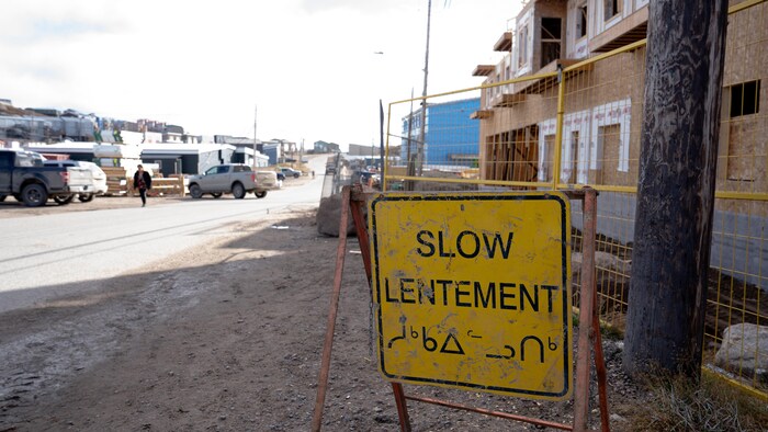 Un signe de construction.