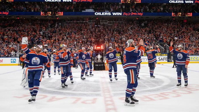 Finale de la Coupe Stanley: revivez le but en prolongation qui a délivré les Oilers et qui permet à Leon Draisaitl de passer à l'histoire | JDQ