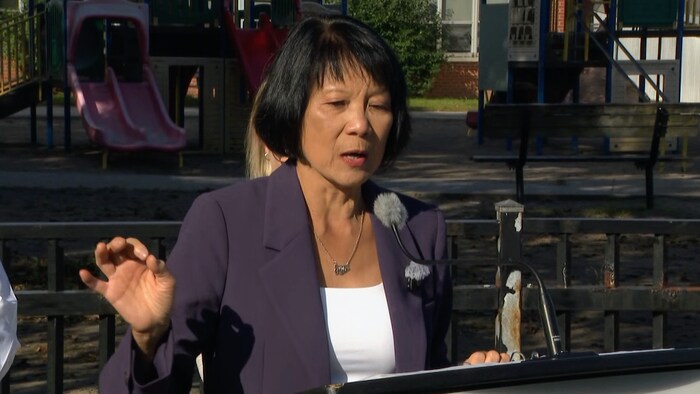 Olivia Chow en point de presse à Toronto, le 8 septembre 2026.