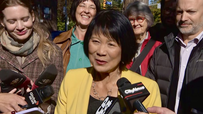 Olivia Chow en conférence de presse.