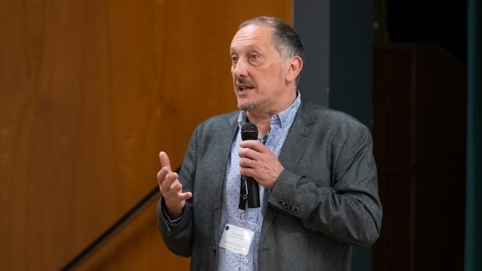 Olivier Dezutter lors d'un colloque.