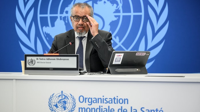 Le Dr Tedros Adhanom Ghebreyesus en conférence de presse dans les bureaux de l'Organisation mondiale de la santé à Genève.