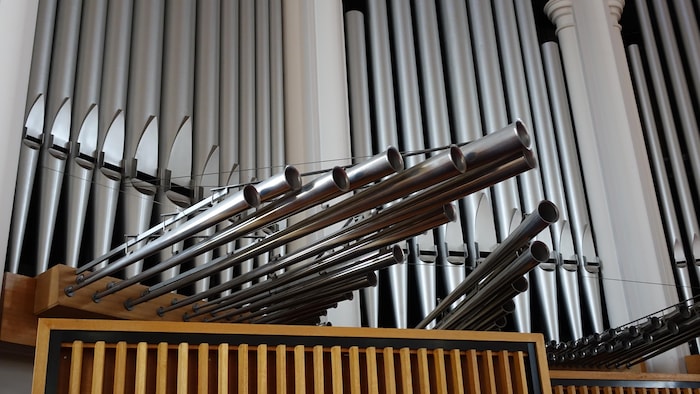 Des tuyaux de l'orgue Casavant.