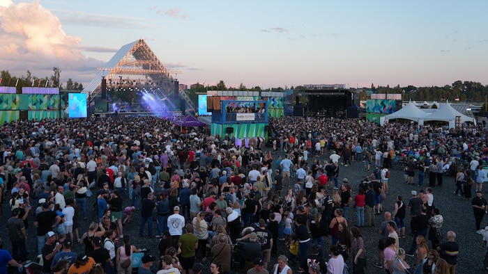 Le site du festival Osisko en lumière vu de haut.