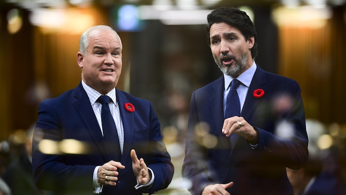 2020四月，加拿大总理特鲁多与反对党保守党领袖奥图在议会辩论。