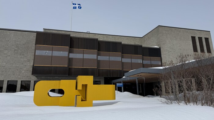 Palais de justice d'Amos. 
