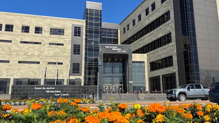 L'extérieur du palais de justice de Moncton