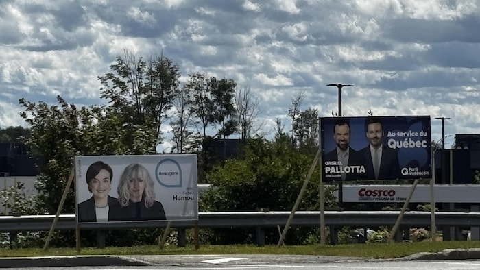 Des pancartes électorales dans les rues de Sherbrooke.