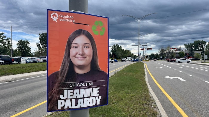 Une pancarte de la candidate solidaire Jeanne Palardy.