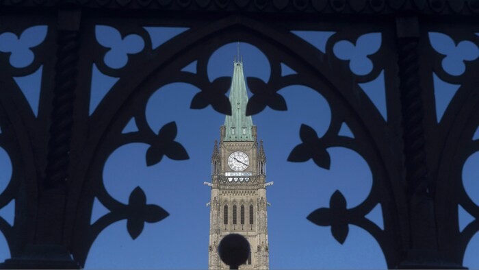 Le Directeur parlementaire du budget a publié une étude, jeudi matin, selon laquelle un peu plus de 4000 familles québécoises paieraient davantage d'impôts en vertu des modifications apportées par le ministre Morneau à sa réforme en décembre.