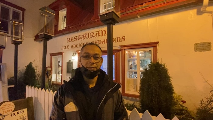 Oscar Rodriguez, qui vit au Québec depuis 30 ans, estime que l'emplacement du parc de l'Amérique latine est parfait.