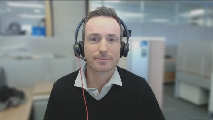 Pascal Poinlane sourit.