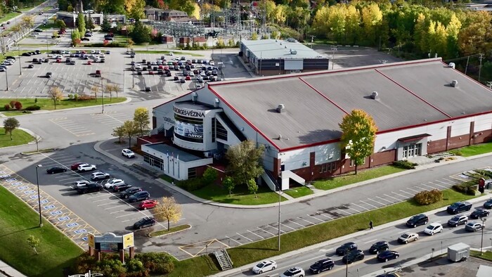 Photo aérienne du Centre Georges-Vézina, à Chicoutimi
