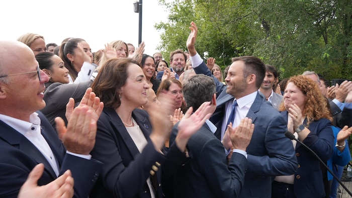 Paul St-Pierre Plamondon prend un bain de foule.