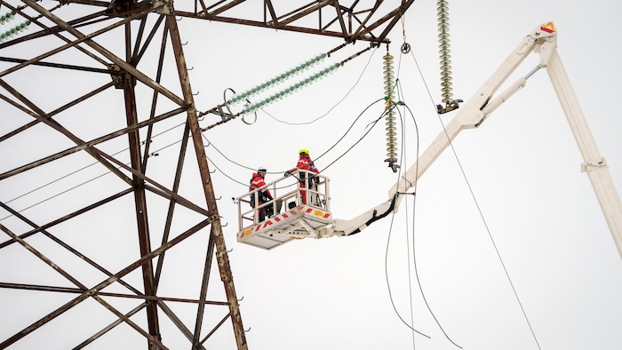 Les pays baltes se déconnectent du réseau électrique russe | Radio-Canada