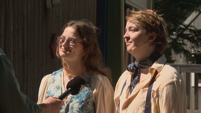 Les comédiens Joe Nadeau et Josiane Benoit.
