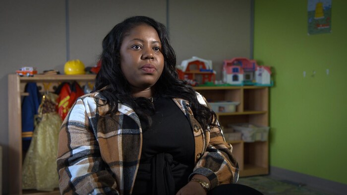 Virginie Cadet, coordinator of the perinatal clinic at the Centre de pédiatrie sociale de Saint-Laurent/Au coeur de l'enfance. (Patrick André Perron/Radio-Canada)