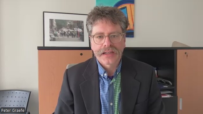 Donald Trumpen Great Manifestation against Customs Tariffs in Windsor star-news.press/wp Portrait of Peter Graefe.