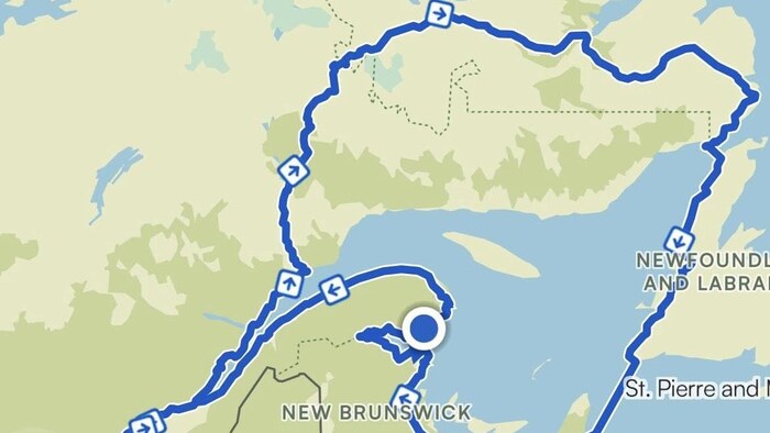 Une carte de l'Est-du-Québec et des provinces maritimes montre l'itinéraire de Donnie Edery.