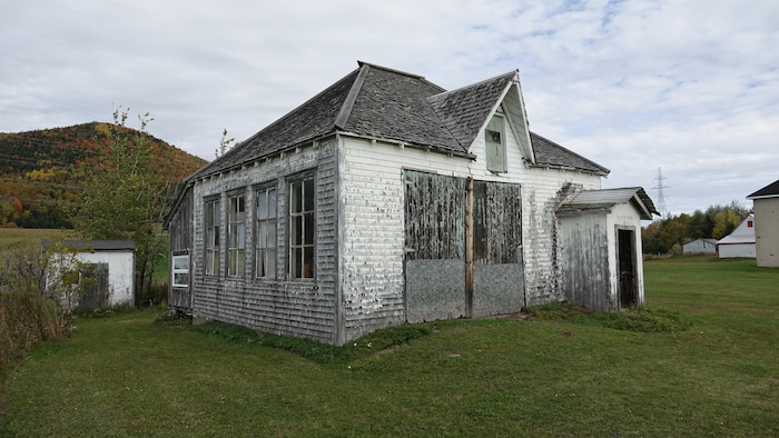 L'ancienne école de rang, du Rang 2, de Carleton-sur-Mer.