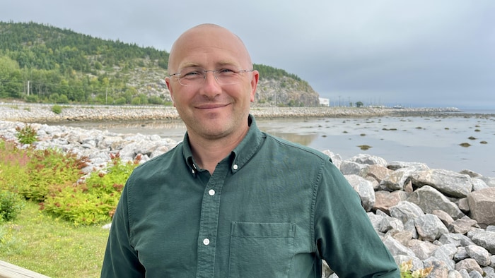 Philippe C. Boudreau sourit devant la caméra
