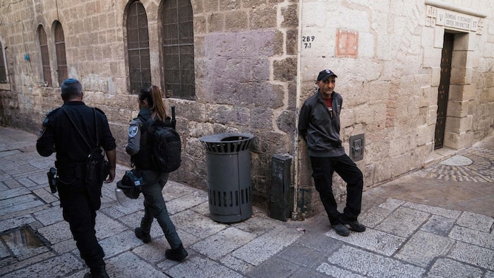 دورية راجلة للشرطة الإسرائيلية في القدس الشرقية.