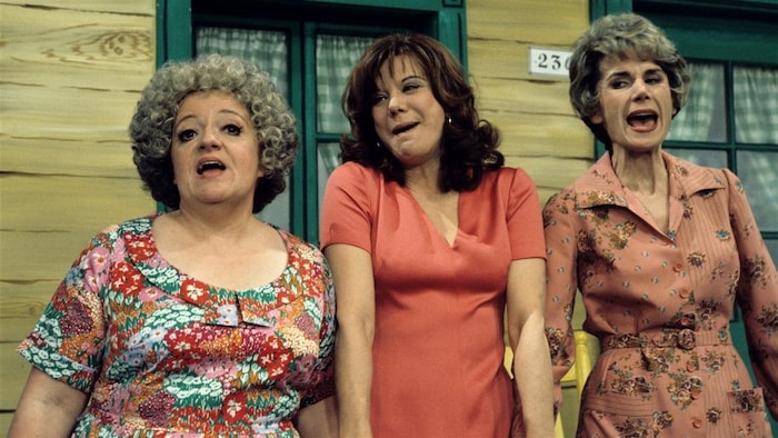 Une scène de « Rosa » avec Denise Proulx, Denise Filiatrault et Béatrice Picard en 1975.