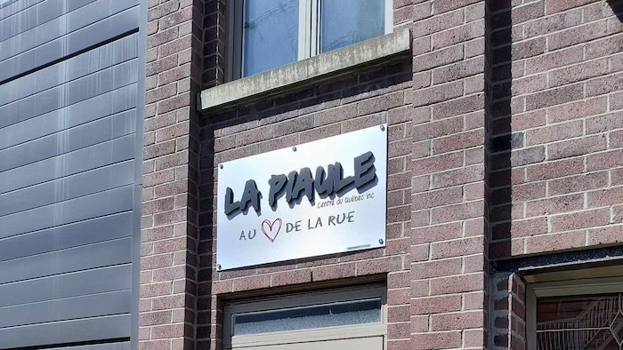 La porte d'entrée de l'organisme La Piaule.