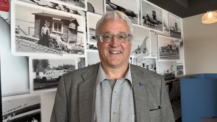 Pierre Dufour, débuté indépendant d'Abitibi-Est.
