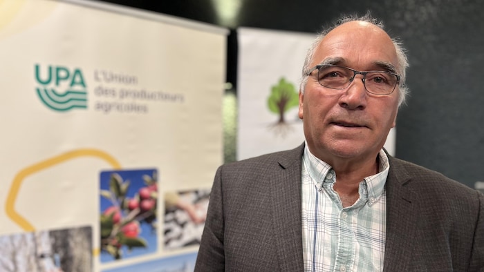 Pierre Lemieux lors d'une conférence de presse de l'Union des producteurs agricoles du Québec à Rivière-du-Loup.