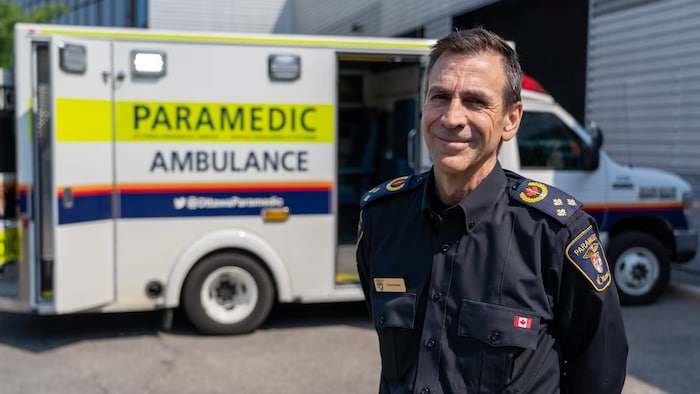 Le chef des ambulanciers d'Ottawa, Pierre Poirier.
