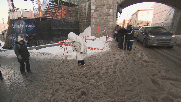 Les trottoirs n'étaient pas facilement praticables samedi dans le Vieux-Québec.
