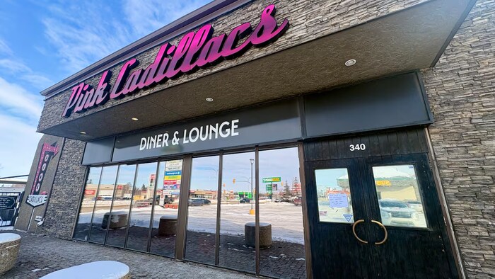 L'extérieur du restaurant Pink Cadillacs, sur la 8e Rue, à Saskatoon.