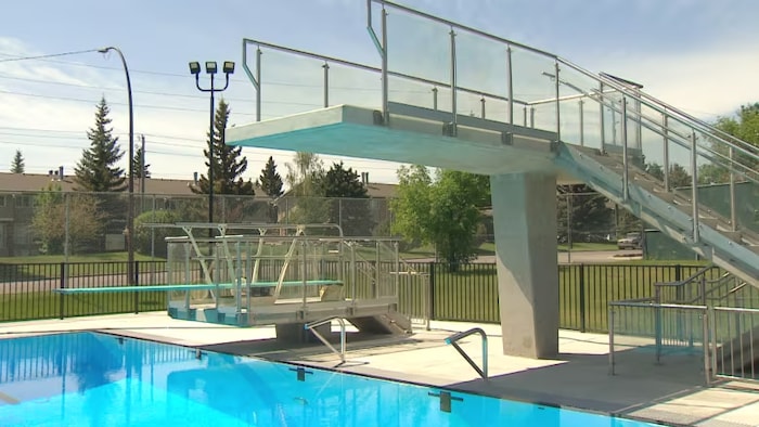 Un plongeoir de la piscine Silver Spring, à Calgary.
