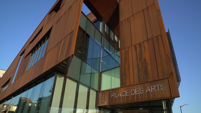 Le bâtiment de la Place des Arts du Grand Sudbury