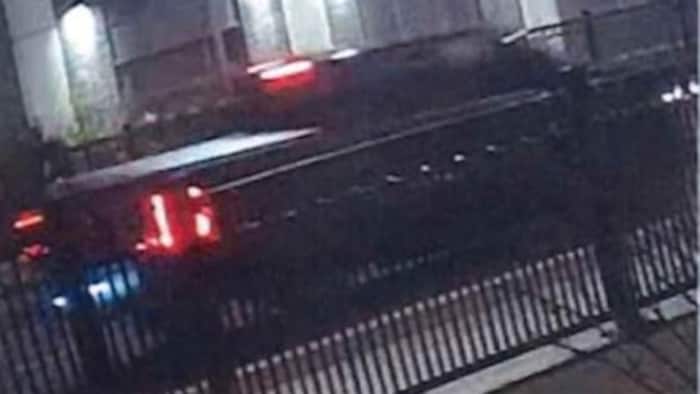 Une camionnette Dodge Ram capturée par une caméra de surveillance.