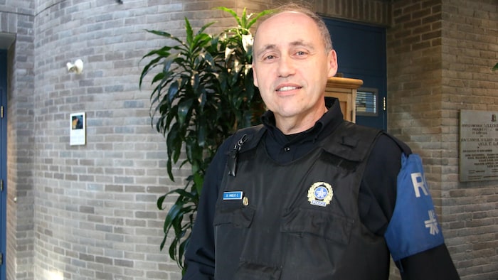 L'agent de liaison autochtone au Service de police de la ville de Montréal, Carlo DeAngelis.