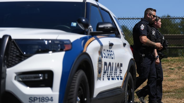un véhicule de police.