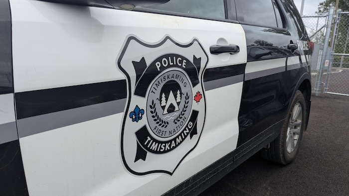 Logo sur un véhicule de la police de la Première Nation de Timiskaming