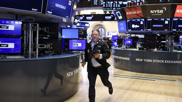 La guerre tarifaire de Trump fait piquer du nez les bourses du monde ...