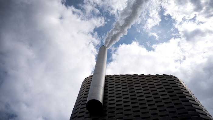 Une installation de captage du dioxyde de carbone (CO2) à l'incinérateur de déchets Amager Bakke, à Copenhague, le 24 juin 2021.